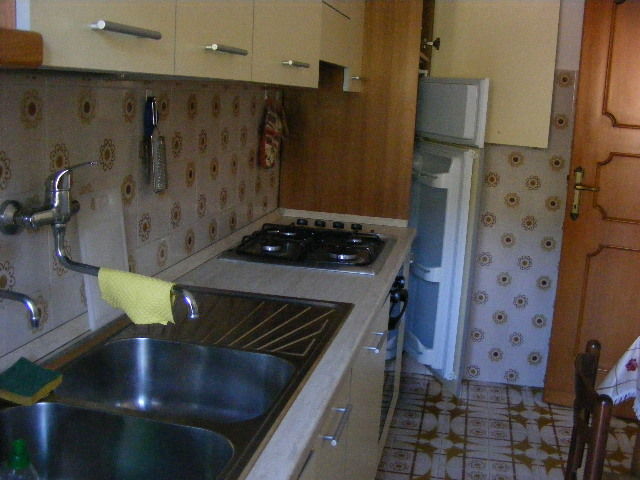 foto 5 Huurhuis van particulieren Roseto degli Abruzzi appartement Abruzzen Teramo (provincie van) Gesloten keuken
