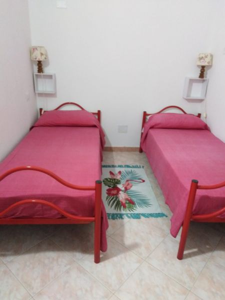 foto 12 Huurhuis van particulieren Solanas appartement Sardini Cagliari (provincie) slaapkamer 1