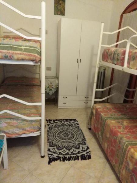 foto 4 Huurhuis van particulieren Solanas appartement Sardini Cagliari (provincie) slaapkamer 2