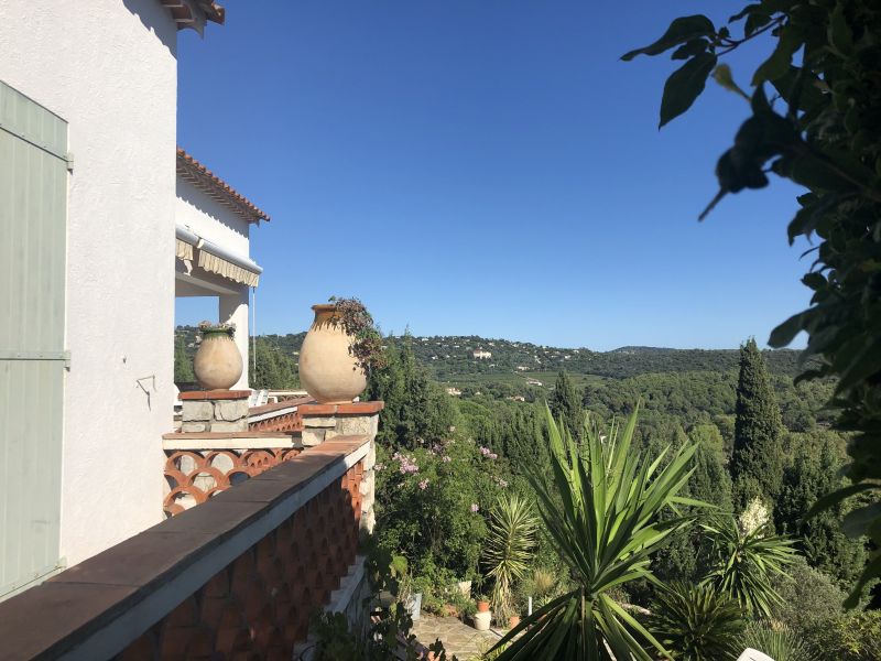 foto 3 Huurhuis van particulieren La Croix Valmer villa Provence-Alpes-Cte d'Azur Var Uitzicht vanaf het balkon