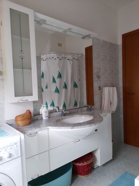 foto 15 Huurhuis van particulieren Marotta appartement Marken Pesaro Urbino (provincie) badkamer
