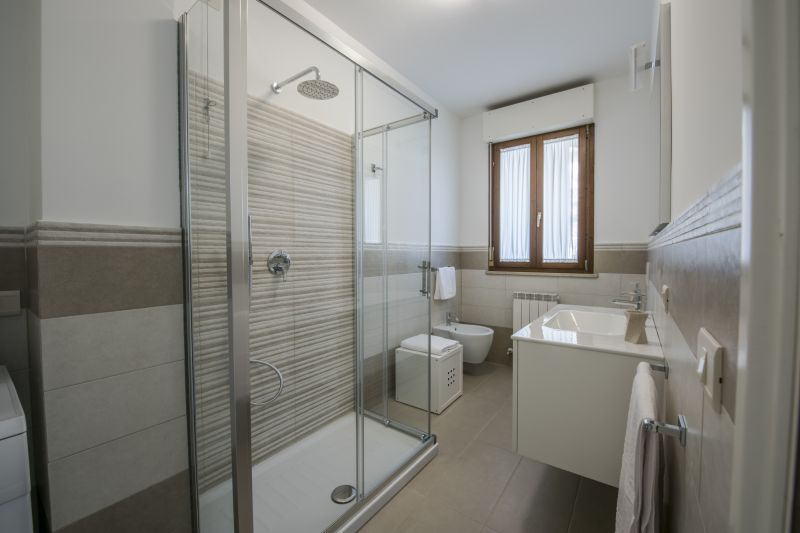 foto 11 Huurhuis van particulieren Marotta appartement Marken Pesaro Urbino (provincie) badkamer