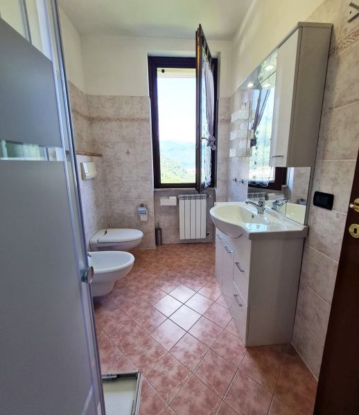 foto 14 Huurhuis van particulieren Sal villa Lombardije Brescia (provincie) badkamer