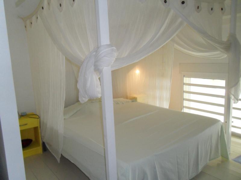 foto 6 Huurhuis van particulieren Sainte Anne (Guadeloupe) appartement Grande Terre  slaapkamer 1