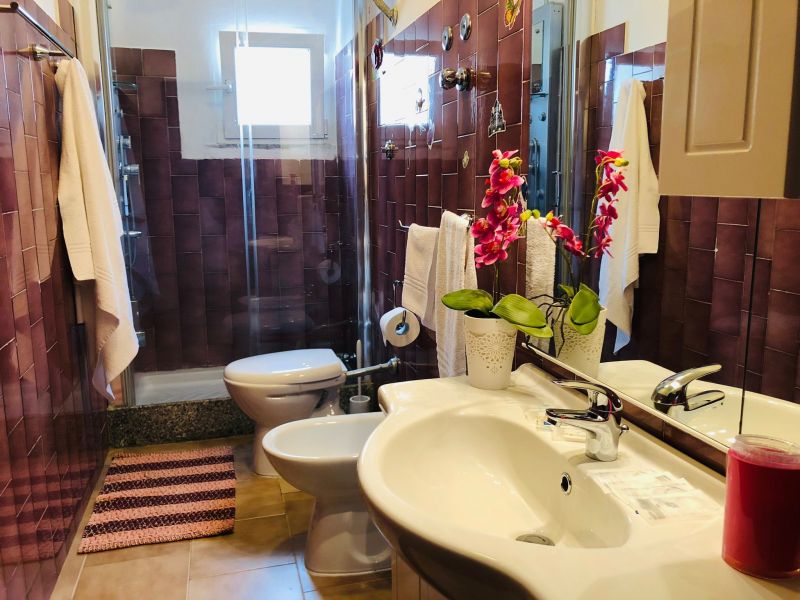 foto 7 Huurhuis van particulieren Valledoria appartement   badkamer 2