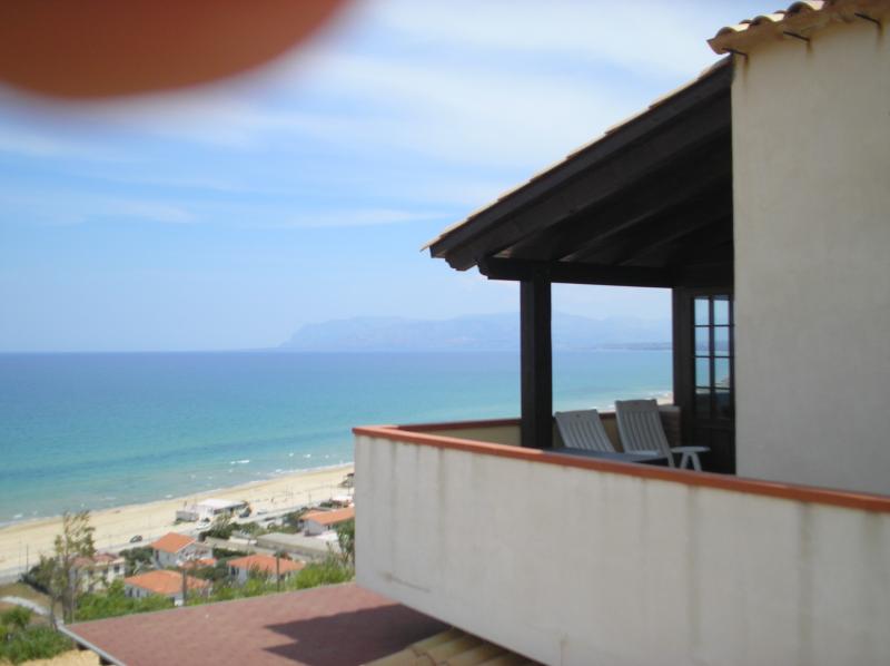 foto 12 Huurhuis van particulieren Castellammare del Golfo appartement Sicili Trapani (provincie) Uitzicht vanaf het balkon