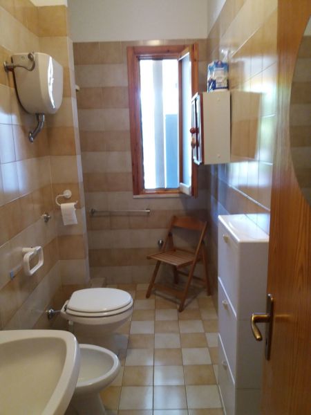 foto 18 Huurhuis van particulieren Torre dell'Orso appartement Pouilles Lecce (provincie) badkamer