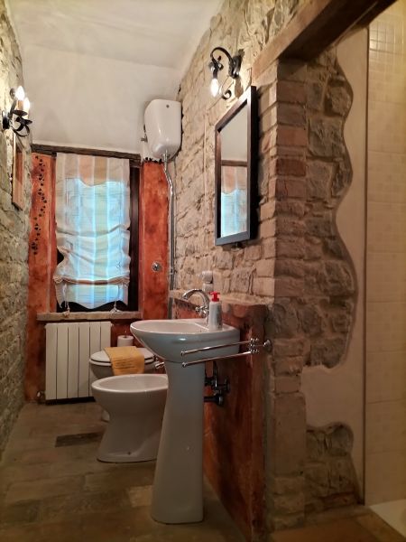 foto 11 Huurhuis van particulieren Penna San Giovanni villa Marken Macerata (provincie) badkamer 1