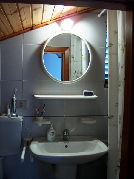 foto 16 Huurhuis van particulieren Marina di Ragusa appartement Sicili Raguse (provincie) badkamer