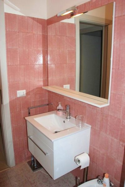 foto 3 Huurhuis van particulieren San Vincenzo appartement Toscane Livorno (provincie) badkamer