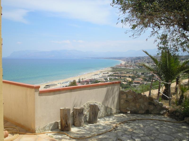 foto 12 Huurhuis van particulieren Castellammare del Golfo appartement Sicili Trapani (provincie) Uitzicht vanaf het balkon