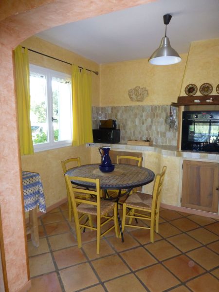 foto 13 Huurhuis van particulieren Entrecasteaux villa Provence-Alpes-Cte d'Azur Var Gesloten keuken