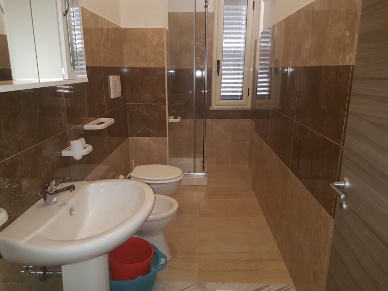 foto 4 Huurhuis van particulieren Isola di Capo Rizzuto appartement Calabri Crotone (provincie van) badkamer