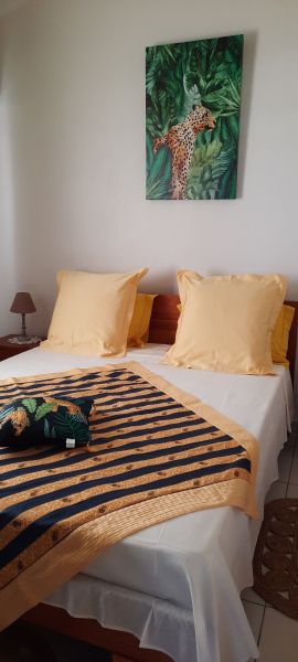 foto 1 Huurhuis van particulieren Port Louis villa   slaapkamer