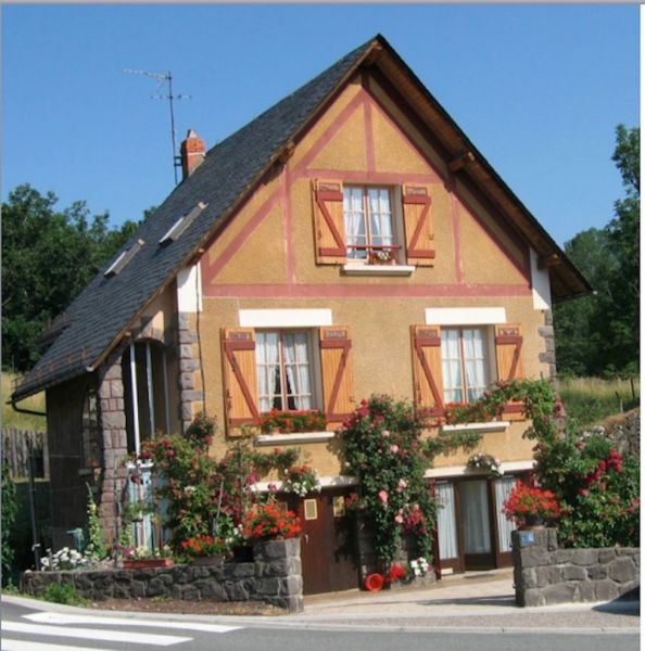 foto 1 Huurhuis van particulieren Besse et Saint Anastaise gite Auvergne Puy-de-Dme Het aanzicht van de woning