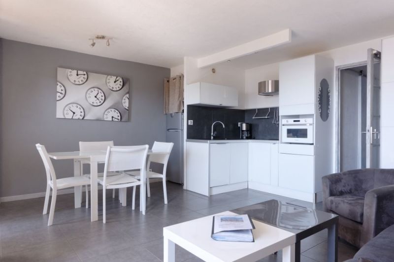 foto 5 Huurhuis van particulieren Sanary-sur-Mer appartement Provence-Alpes-Cte d'Azur Var Open keuken