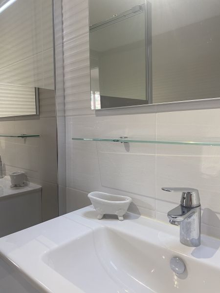 foto 10 Huurhuis van particulieren Le Lavandou appartement Provence-Alpes-Cte d'Azur Var badkamer