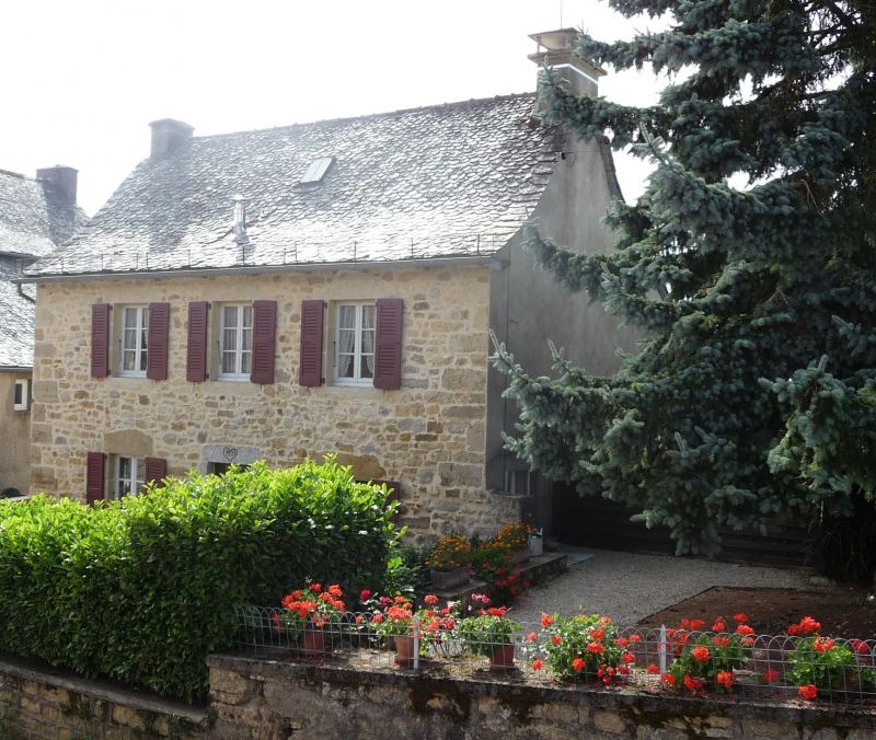 foto 1 Huurhuis van particulieren Conques gite Midi-Pyrnes Aveyron Binnenplaats