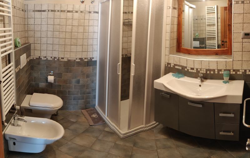 foto 11 Huurhuis van particulieren Aosta appartement Val-dAosta Aosta (provincie) badkamer