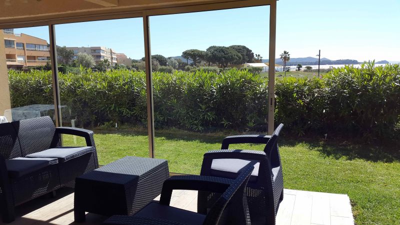 foto 3 Huurhuis van particulieren La Londe-les-Maures appartement Provence-Alpes-Cte d'Azur Var Uitzicht vanaf het terras