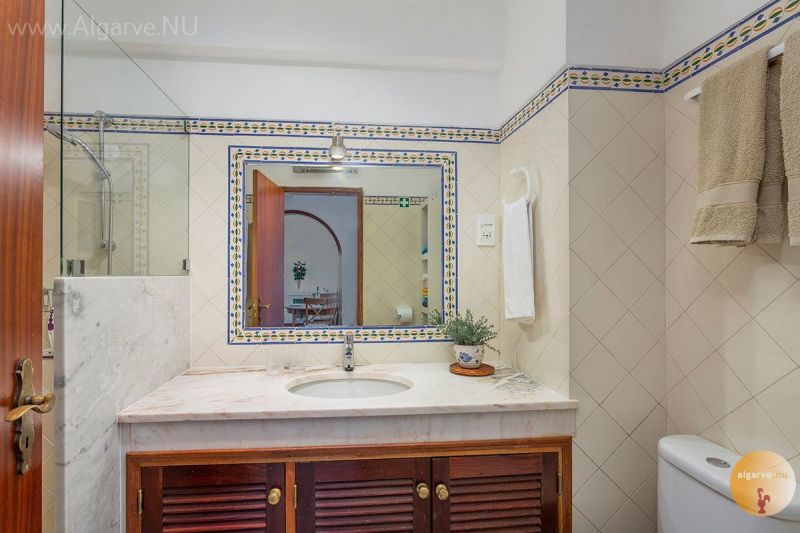 foto 6 Huurhuis van particulieren Carvoeiro appartement Algarve  badkamer