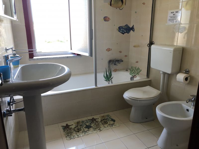 foto 9 Huurhuis van particulieren Furnari appartement Sicili Messina (provincie) badkamer
