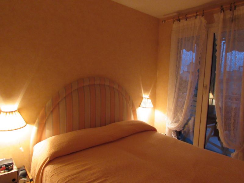 foto 2 Huurhuis van particulieren Golfe Juan appartement Provence-Alpes-Cte d'Azur Alpes-Maritimes slaapkamer