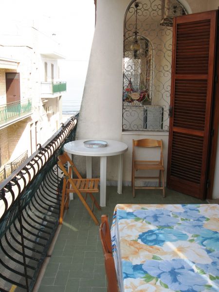 foto 10 Huurhuis van particulieren Torre Canne appartement Pouilles Brindisi (provincie) Veranda