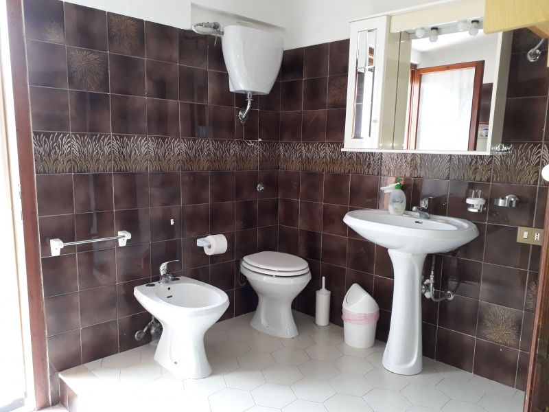 foto 10 Huurhuis van particulieren Solanas appartement Sardini Cagliari (provincie) badkamer 1