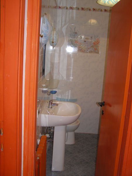 foto 8 Huurhuis van particulieren San Vincenzo appartement Toscane Livorno (provincie) badkamer