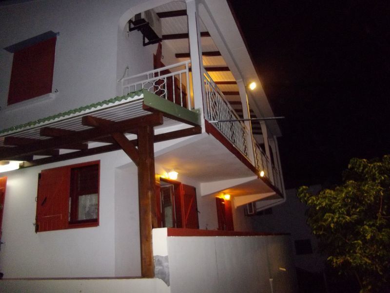 foto 1 Huurhuis van particulieren Sainte Anne (Guadeloupe) appartement Grande Terre  Het aanzicht van de woning