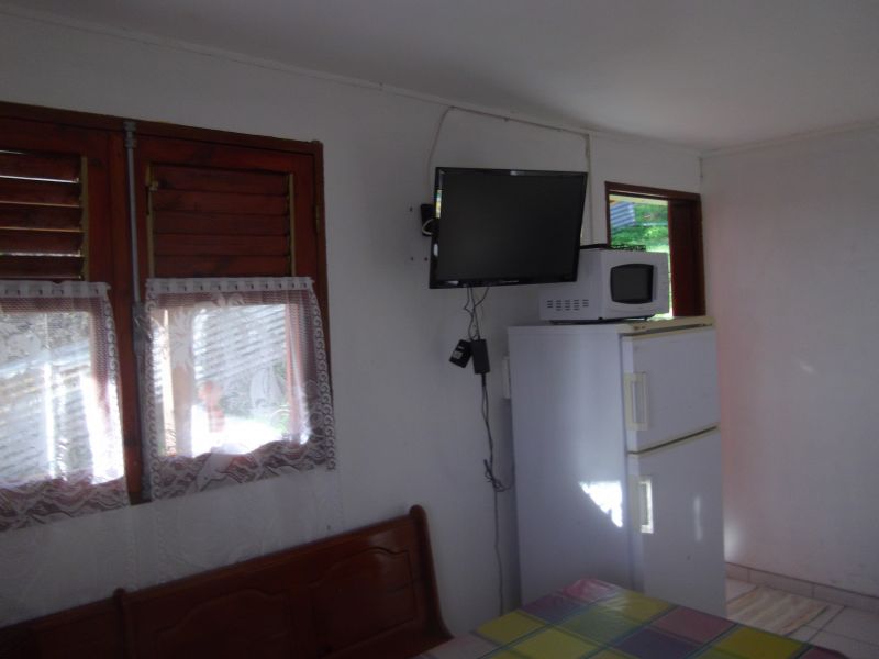 foto 7 Huurhuis van particulieren Sainte Anne (Guadeloupe) appartement Grande Terre  Keukenhoek