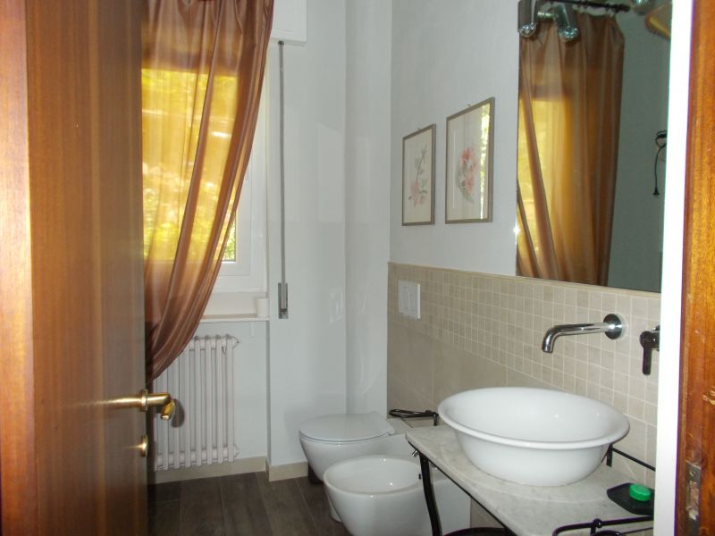 foto 9 Huurhuis van particulieren Maccagno appartement Lombardije Varese (provincie) badkamer